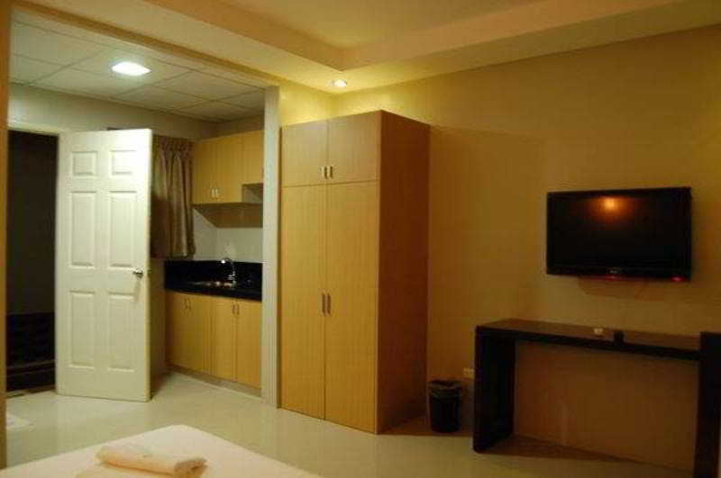 Rumi Apartelle Hotel Angeles Exterior foto