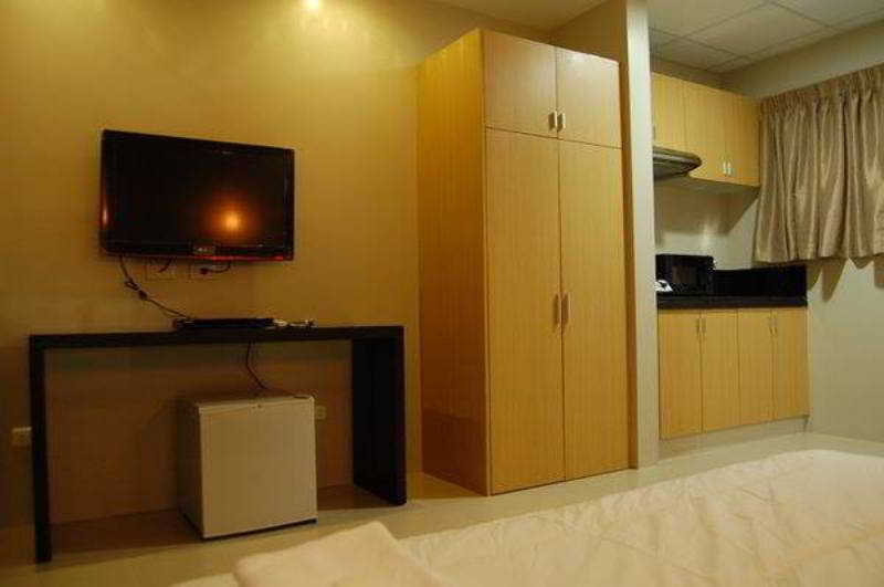 Rumi Apartelle Hotel Angeles Exterior foto