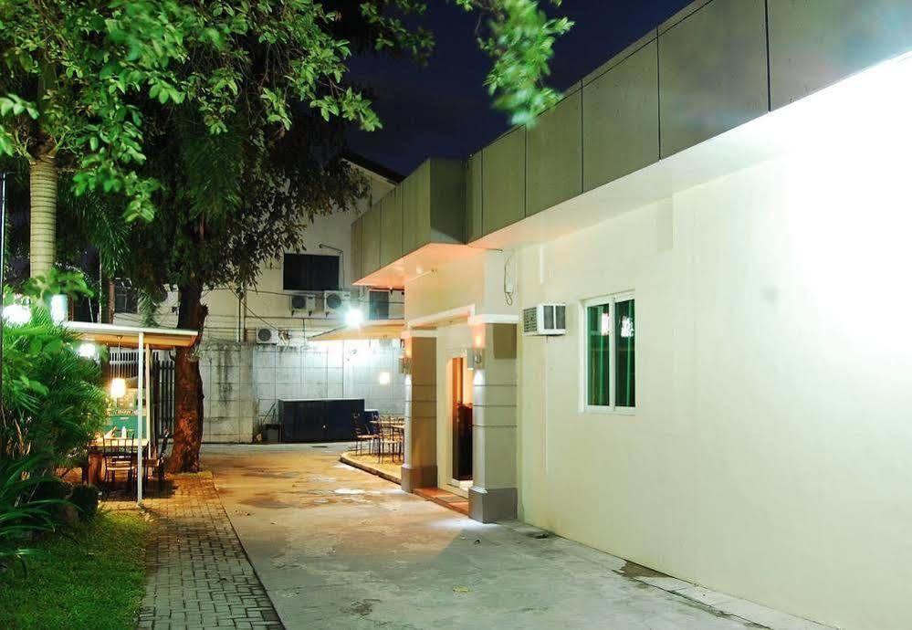 Rumi Apartelle Hotel Angeles Exterior foto