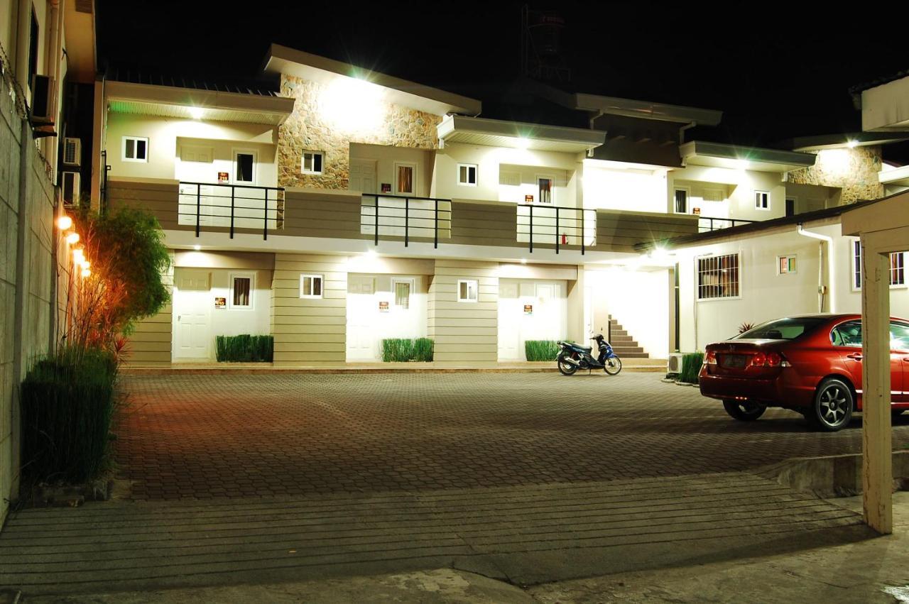 Rumi Apartelle Hotel Angeles Exterior foto